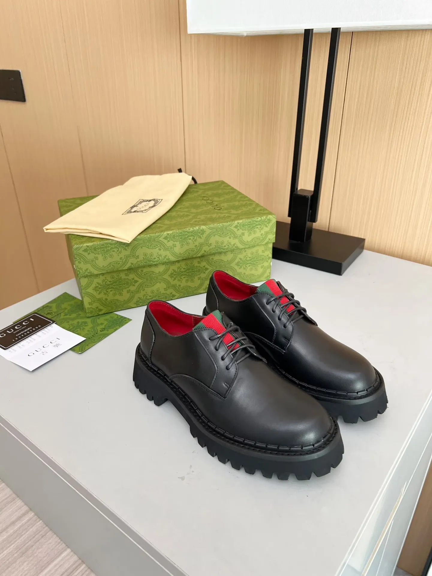 👟👟Ex-factory price 480👟👟 The latest Gucci GUCCI loafers at the counter. They are mainly matched with various styles of trendy clothes to highlight their fashion. ✅ A must-have recommended ➡️ Especially easy to put on and take off. Fabric: cowhide, open edge beads. Inner/foot pads: cow lining. Color: black. Size: 34-41 (34, 41 need to be customized). Heel height: 5cm. Outsole: Foam outsole material ✅ Equipped with cloth bag and card